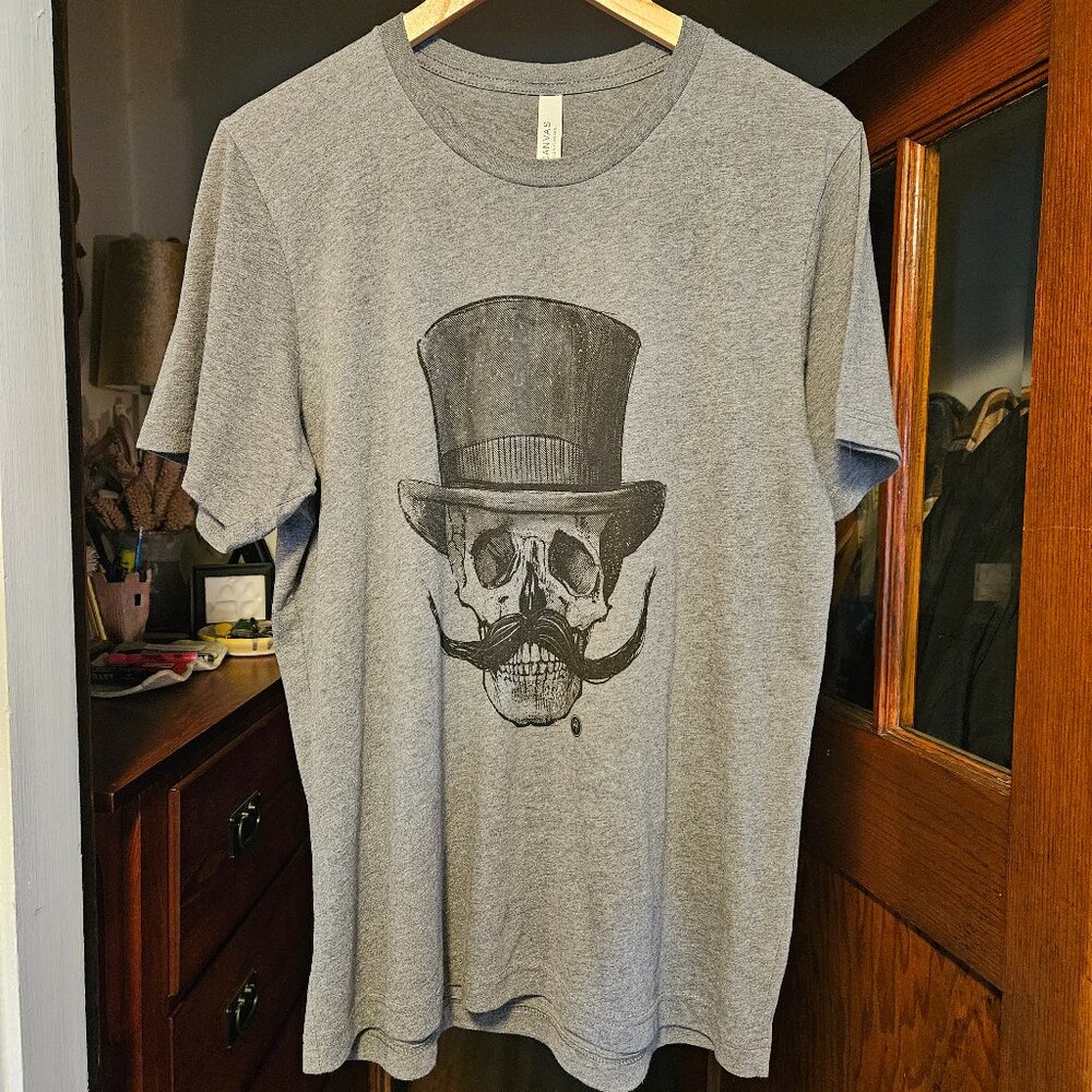 FABCREATES Men's T-Shirt - Skull & Top Hat - Size Large